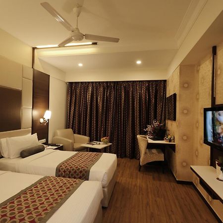 Hotel Pai Vista Mysore Exteriör bild