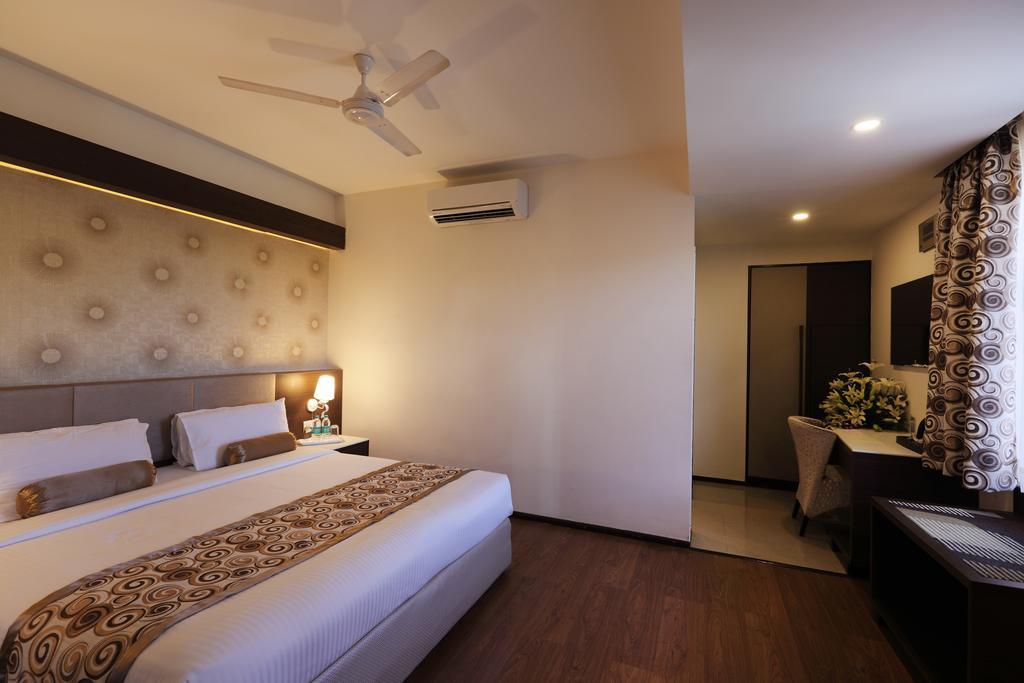 Hotel Pai Vista Mysore Exteriör bild