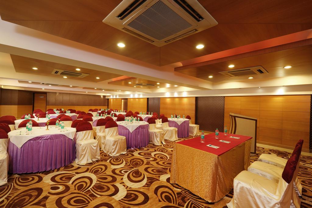 Hotel Pai Vista Mysore Exteriör bild
