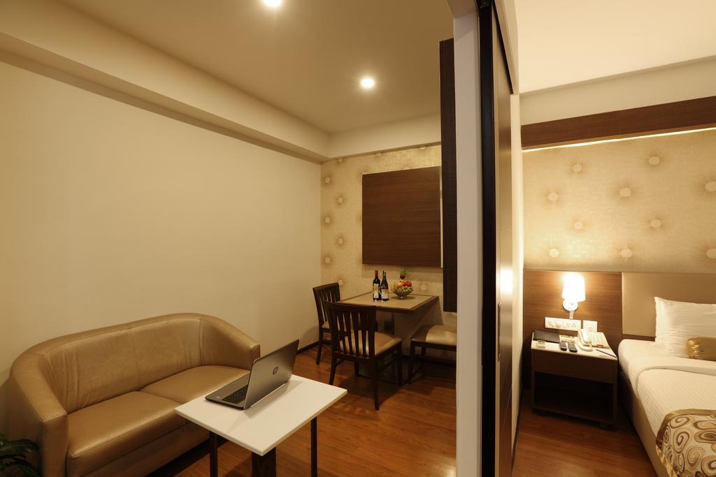 Hotel Pai Vista Mysore Exteriör bild